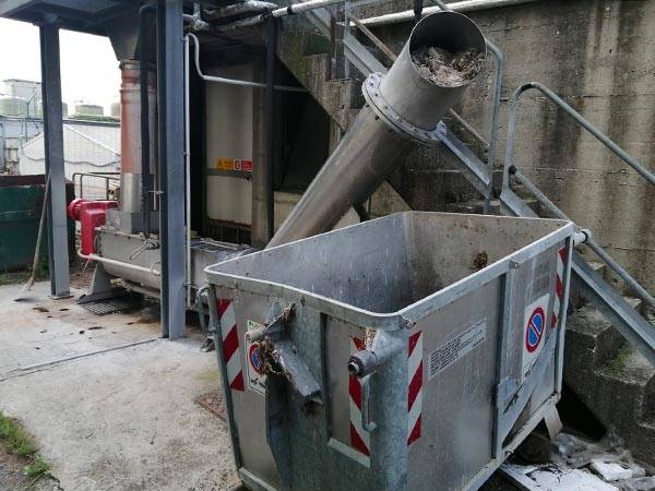 machine-with-drainage-section