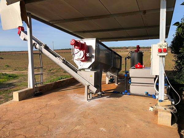Wastewater-treatment-machine