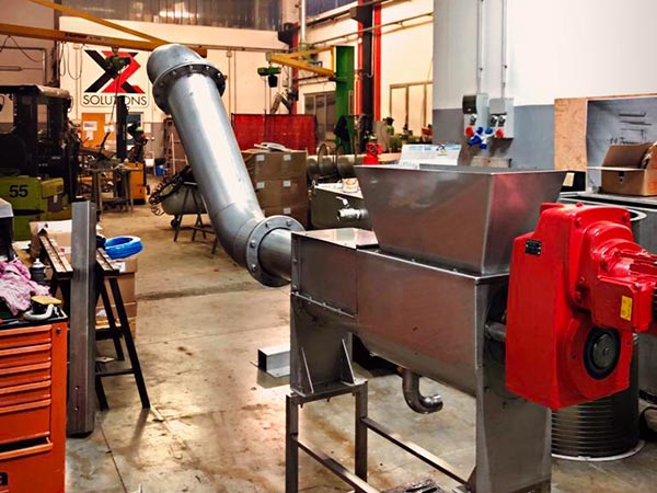 Macchina-con-sezione-trasporto